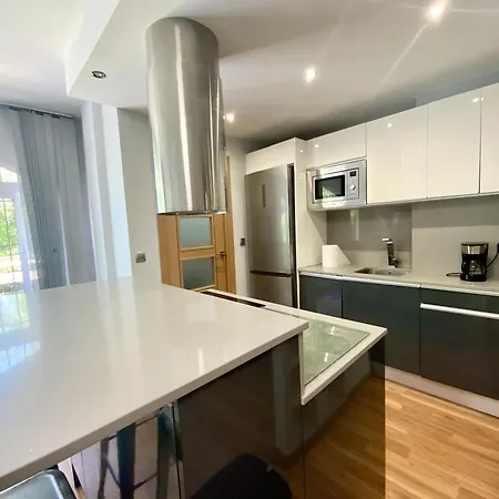 Apartamento En La Urbanizacion El Paraiso
