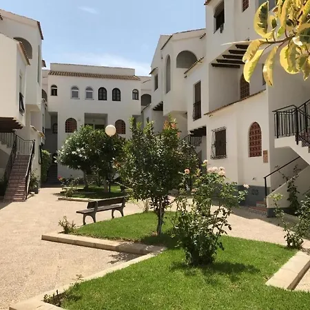 Apartamento En La Urbanizacion El Paraiso * Torrevieja